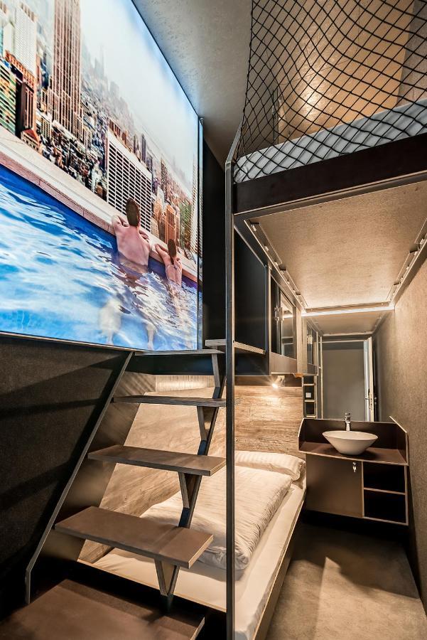 Boxhotel Hotel